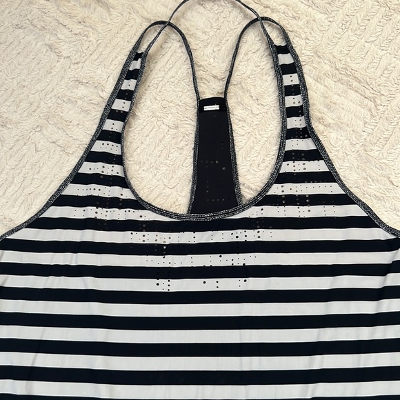 Lululemon Water Bound Singlet Apex Stripe Printed Black Dune tank, Medium 8-10 - Picture 14 of 16